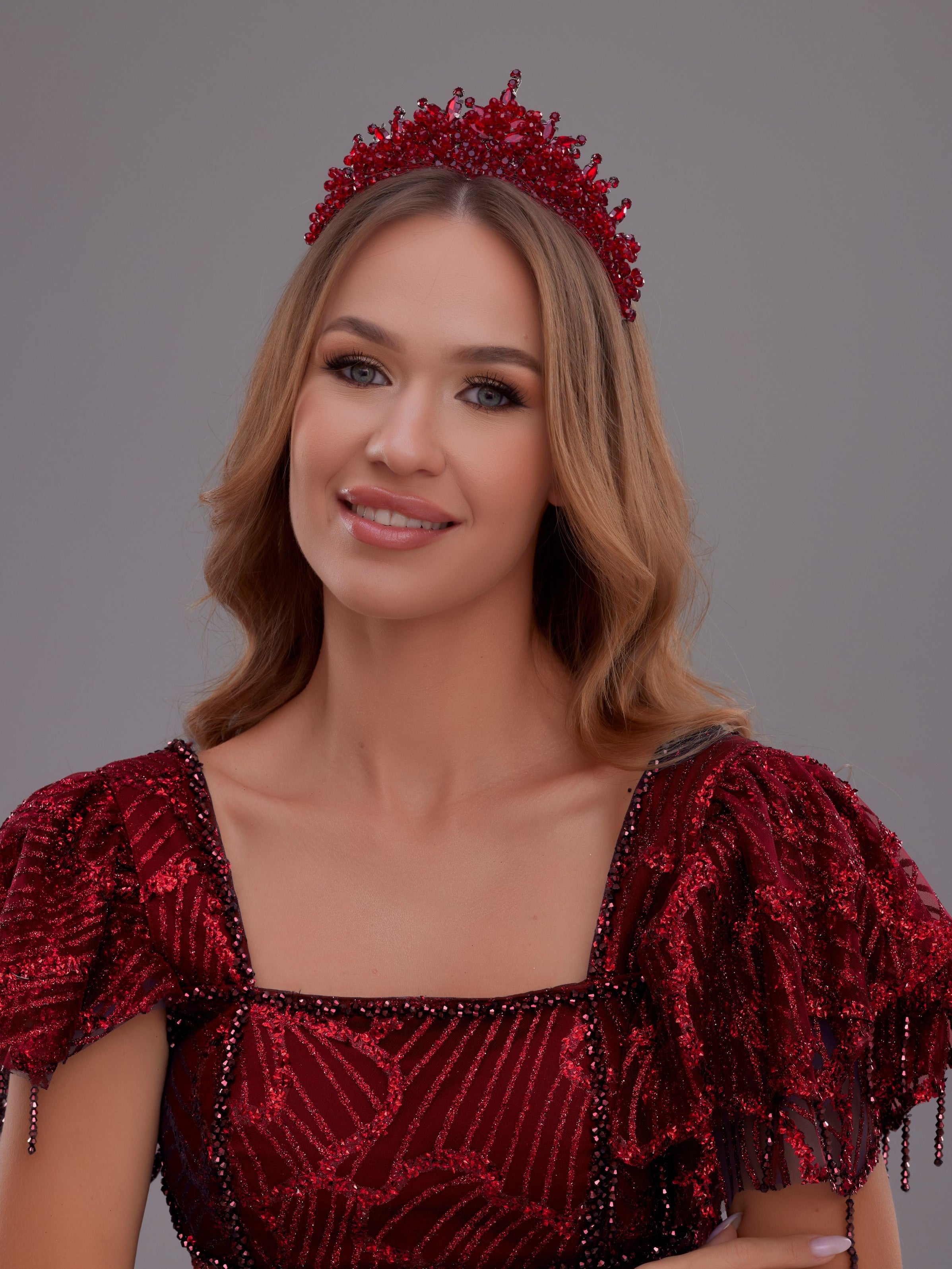 Işıltılı Kristal Gelin Tacı - El Yapımı Metal Taç | Beyaz, Yeşil, Mavi, Mor, Kırmızı ve Gold Renk Seçenekleri