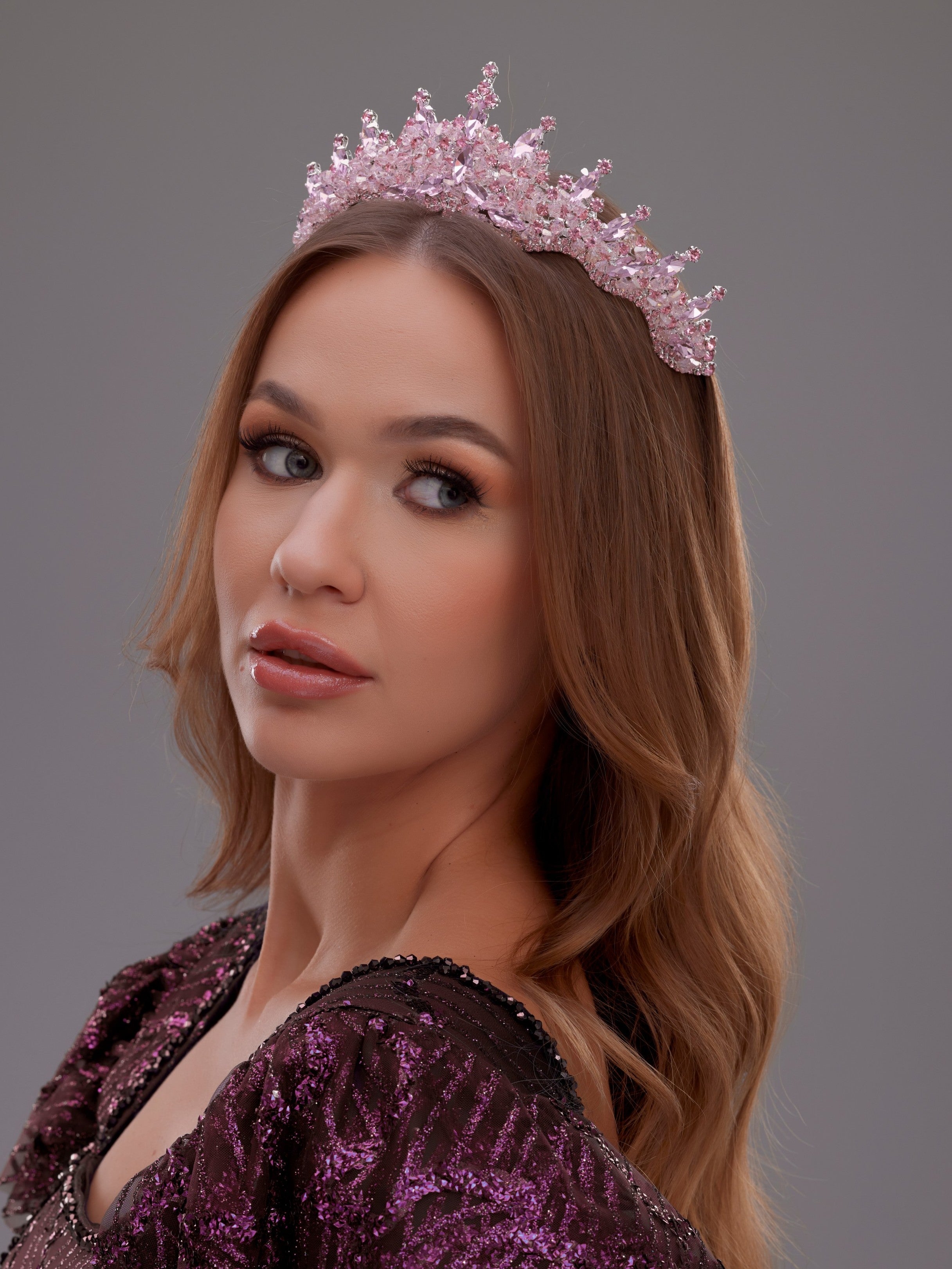 تاج الأميرة الكريستالي المتلألئ - تصميم خاص مع خيارات الألوان