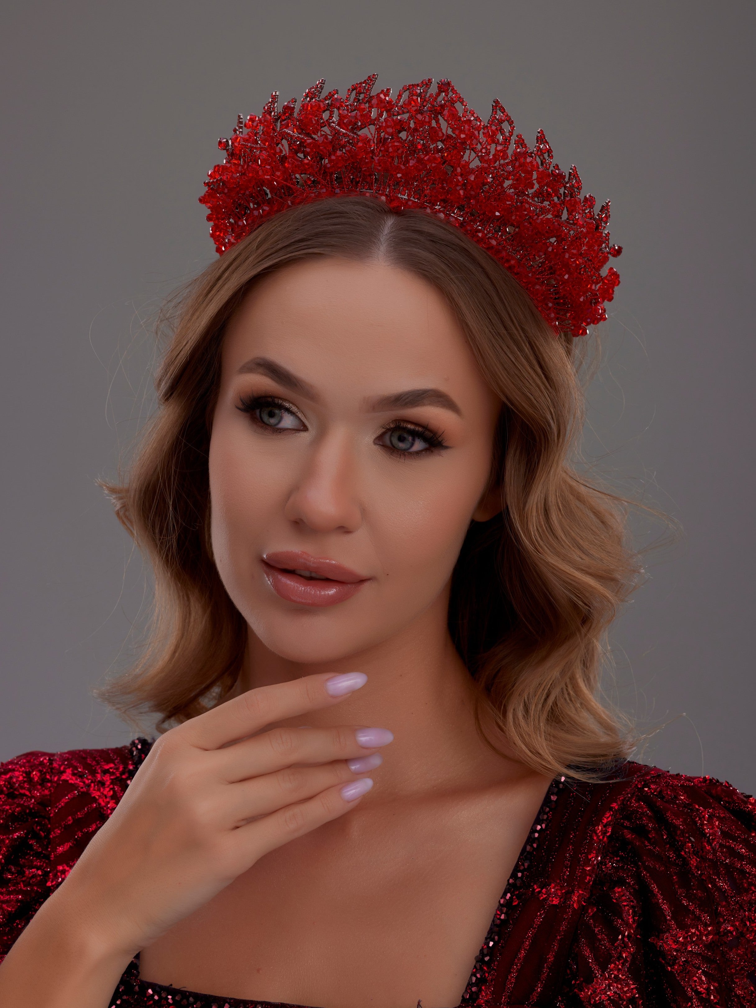 Kristal Taç – El Yapımı Renkli Gelin Tacı | Düğün, Kına, Mezuniyet ve Özel Günler için Işıltılı Taç