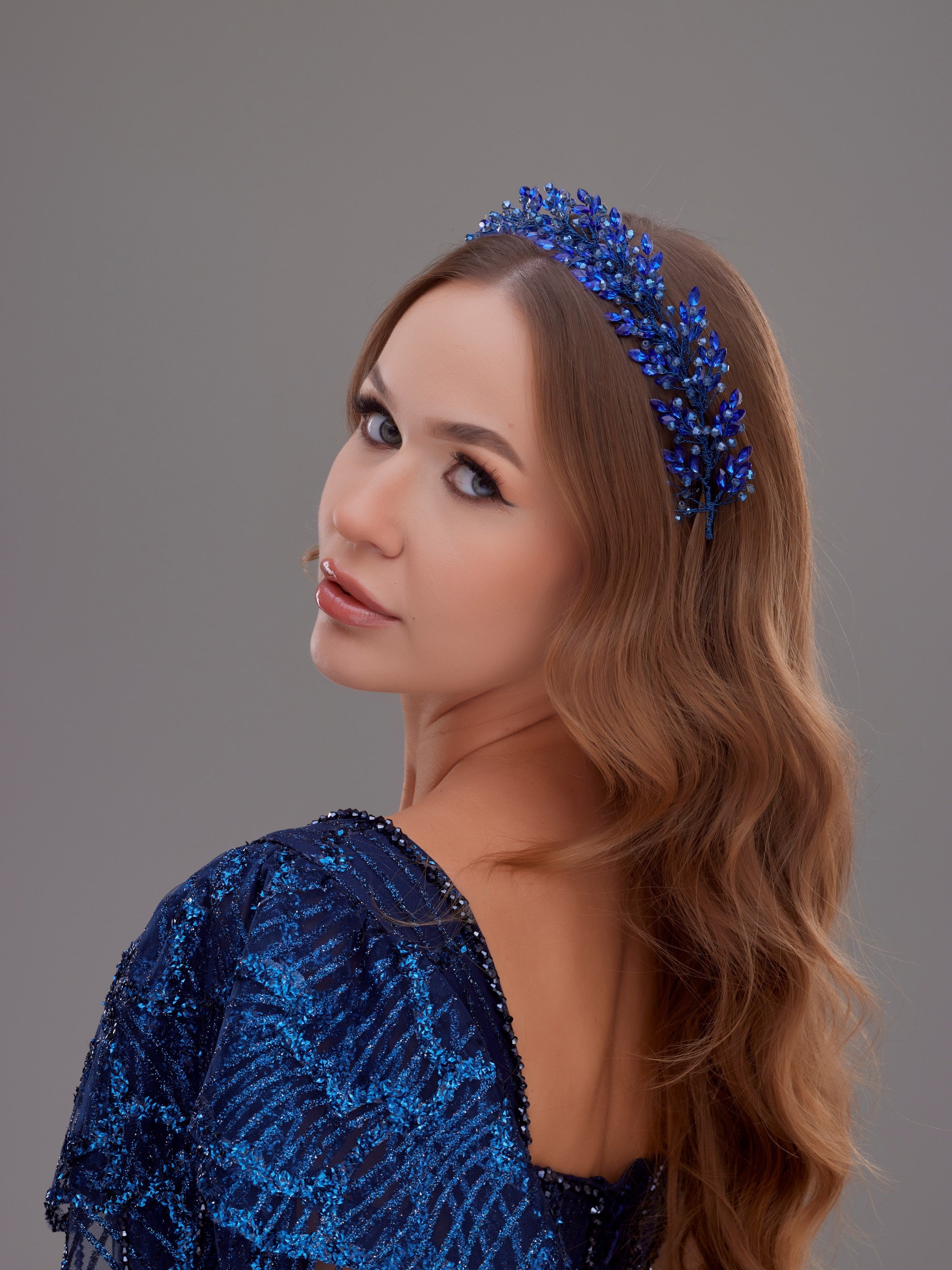 Bridal Hairband with Stone and Pearl Details – Wedding Hair Accessory, Elegant Bridal Hair Jewelry