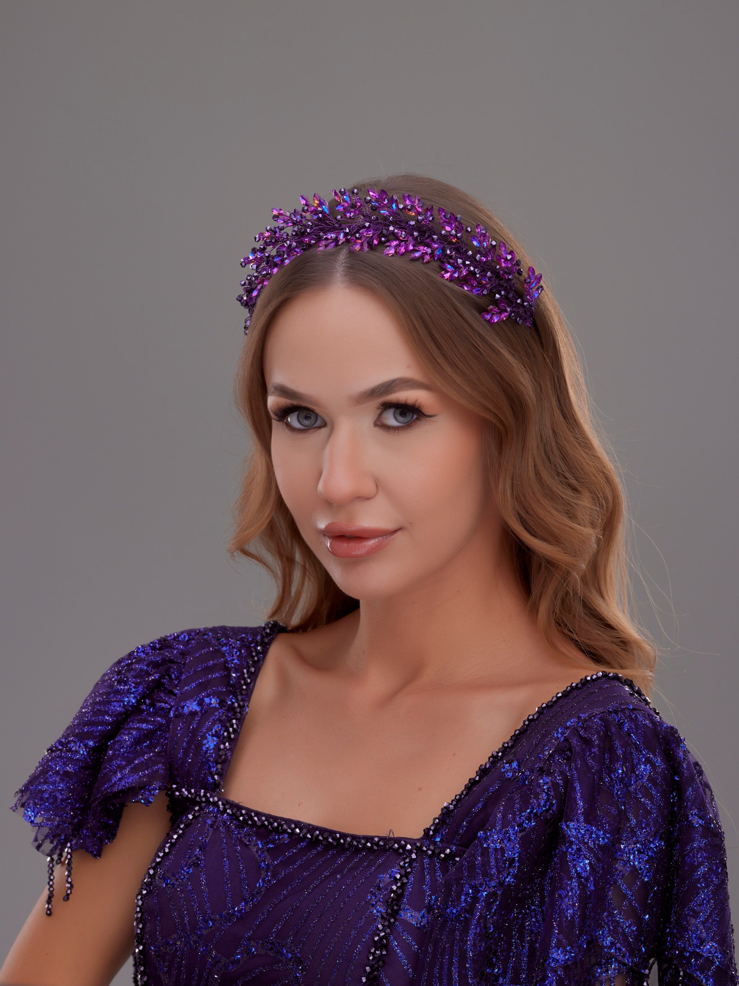 Bridal Hairband with Stone and Pearl Details – Wedding Hair Accessory, Elegant Bridal Hair Jewelry