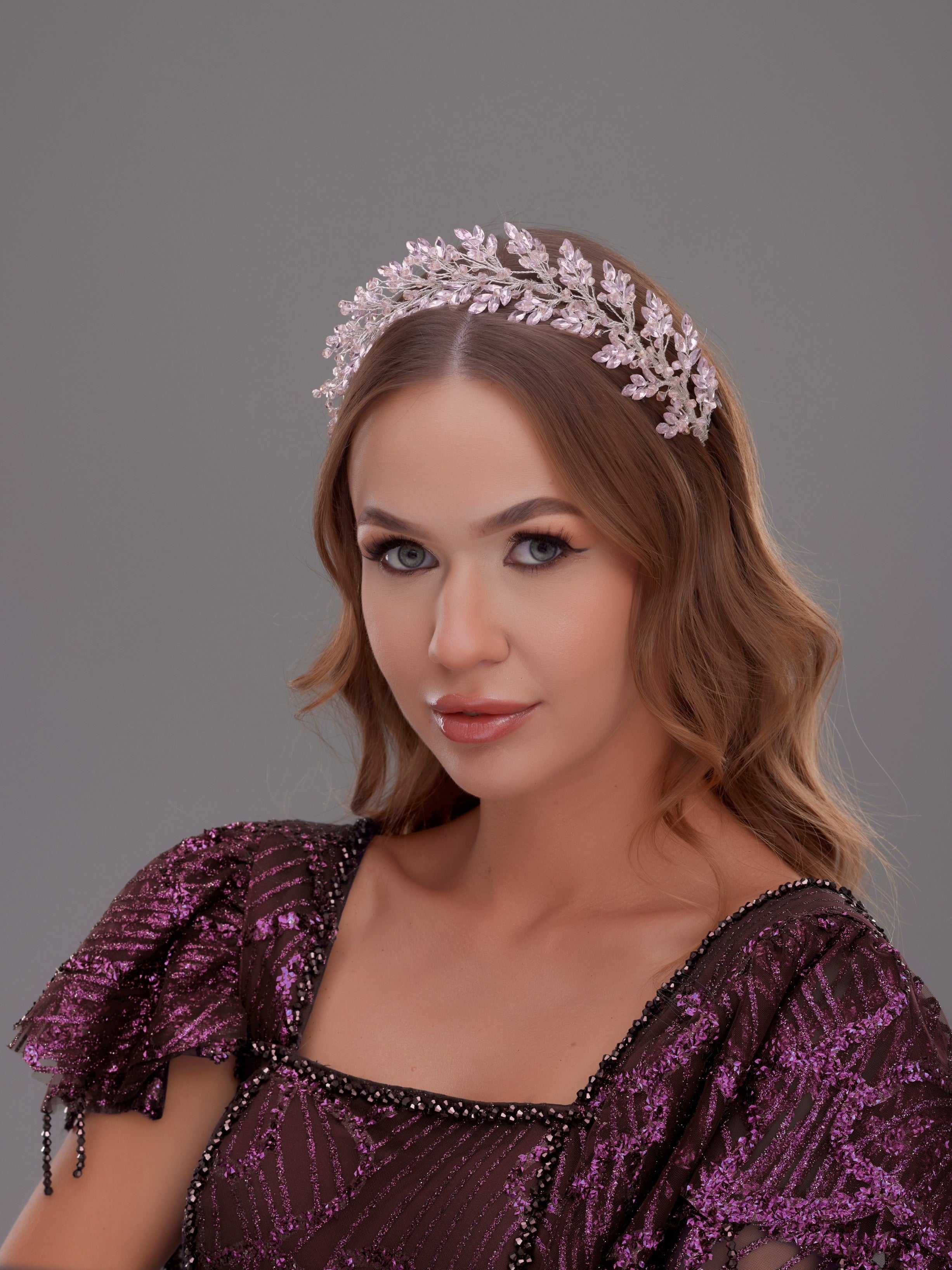Bridal Hairband with Stone and Pearl Details – Wedding Hair Accessory, Elegant Bridal Hair Jewelry