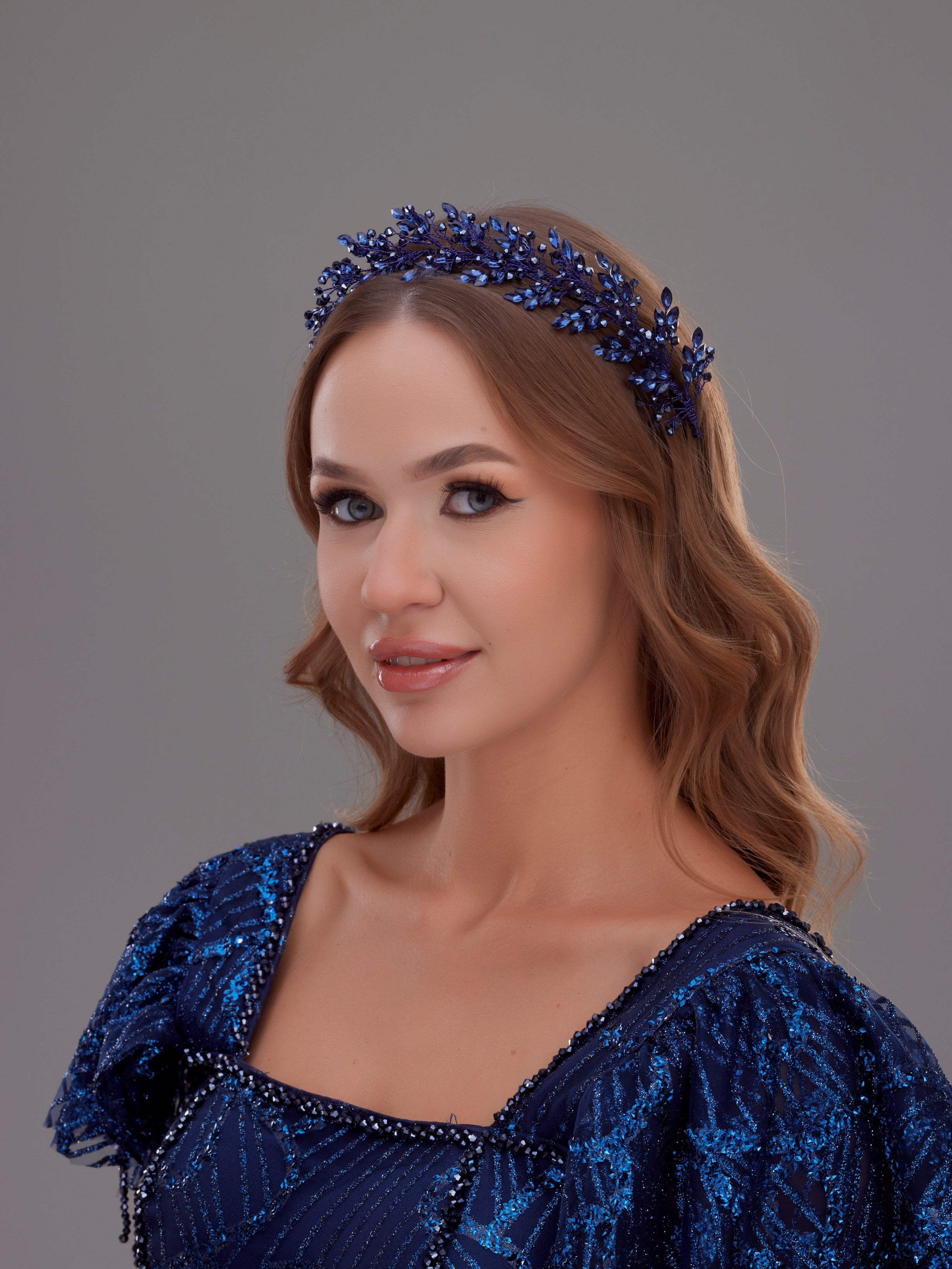 Bridal Hairband with Stone and Pearl Details – Wedding Hair Accessory, Elegant Bridal Hair Jewelry